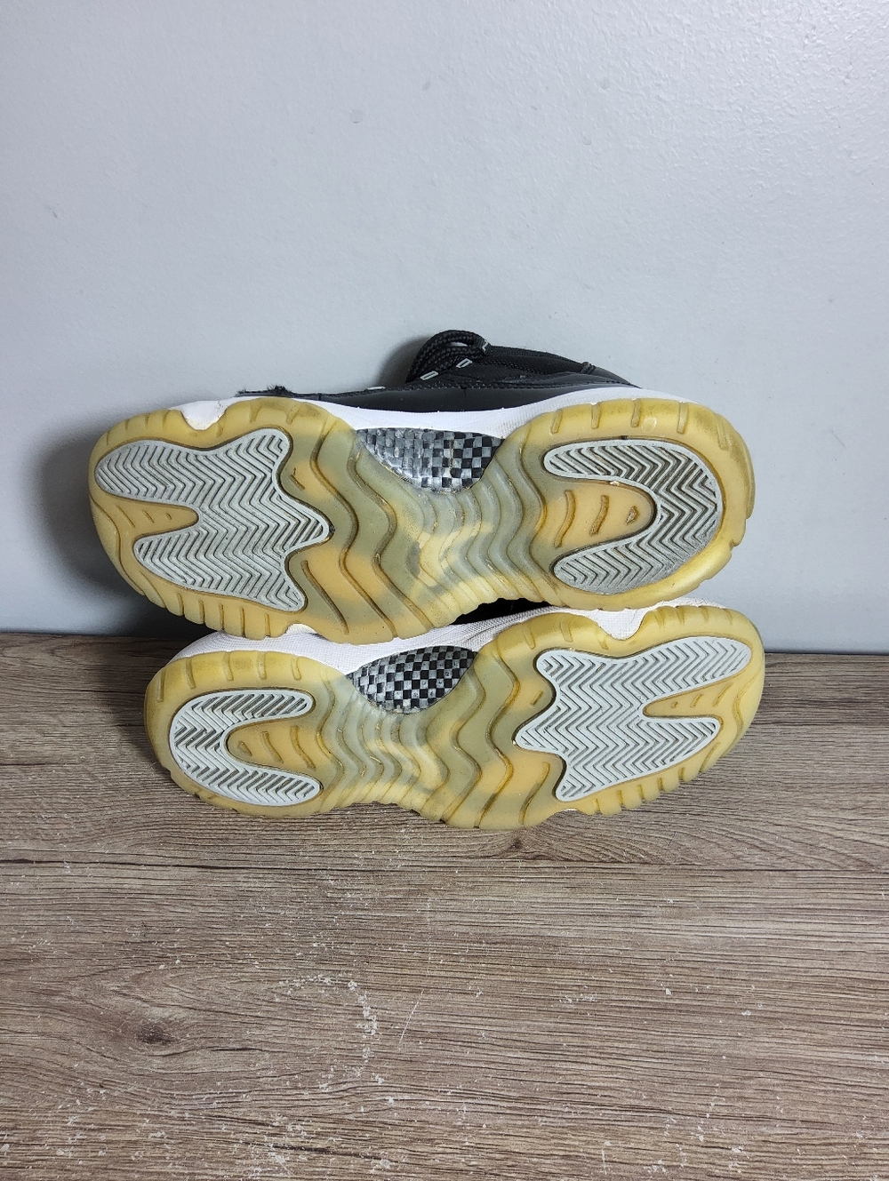 Jordan Air Jordan 11 Retro Jubilee Black White Youth 7Y  Basketball Shoes - Picture 8 of 9